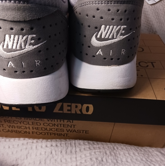 Men's Nike Tavas - Picture 4 of 6